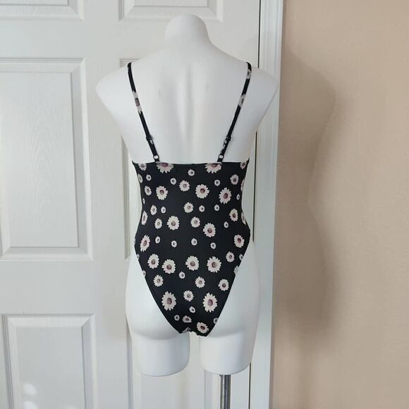 Nasty Gal daisy print tie front cutout high waisted one-piece swimsuit sz 2 - Picture 7 of 13